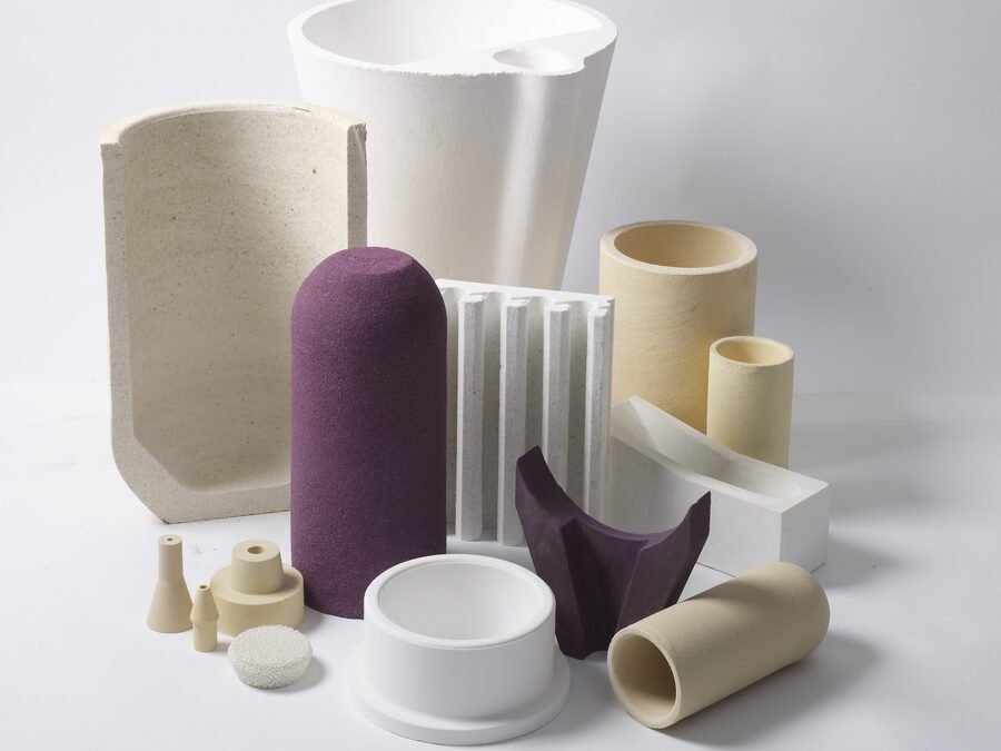 Lime stabilised zirconia crucibles